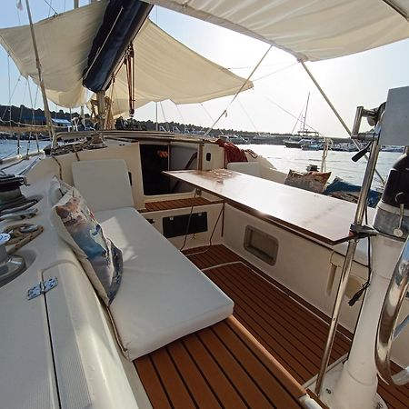 Dormire In Barca A Vela Maratea Buitenkant foto